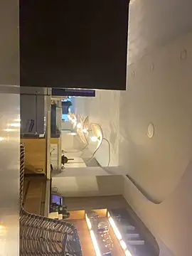 Juanes432 online show from 02-10-26, 01:04