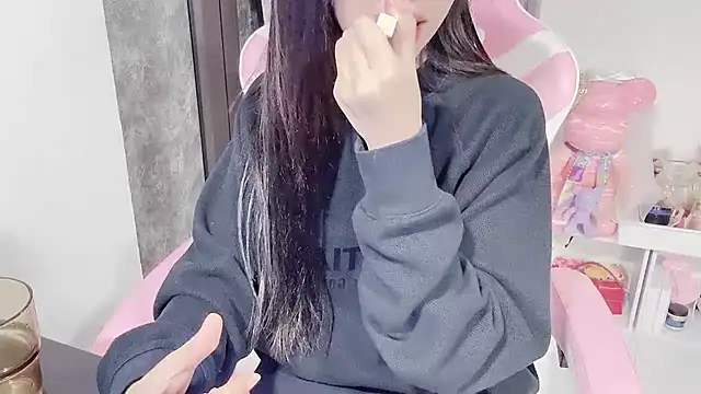 Snapshot of Virgo_686 chatting on 12-18-24, 02:06 Virgo 686 online show from 12-18-24, 02:06