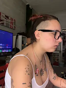 Snapshot of Hawitxui chatting on 02-06-26, 09:16 Hawitxui online show from 02-06-26, 09:16