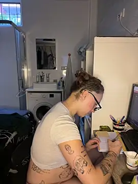 Hawitxui online show from 10-18-25, 07:32