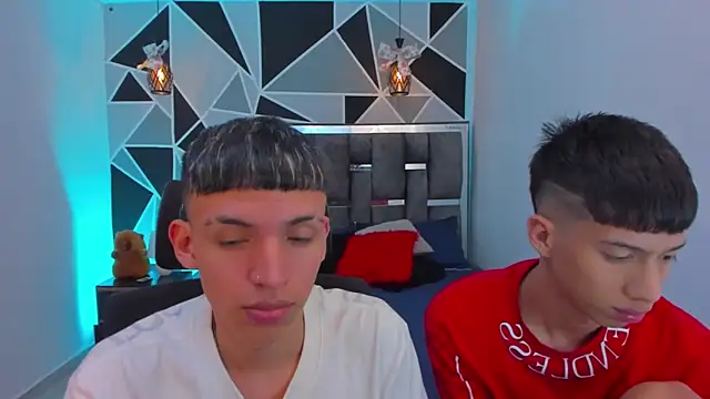 Snapshot of Juan_Nd_Steven chatting on 02-03-26, 02:00 Juan Nd Steven online show from 02-03-26, 02:00