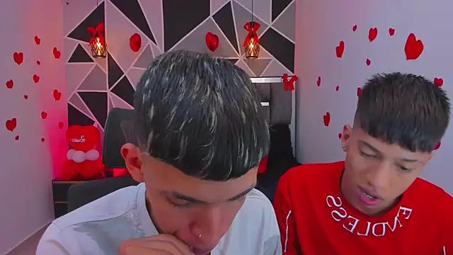 Snapshot of Juan_Nd_Steven chatting on 02-14-26, 03:40 Juan Nd Steven online show from 02-14-26, 03:40