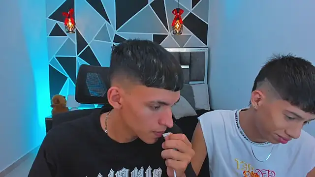 Juan Nd Steven online show from 03-10-26, 03:32