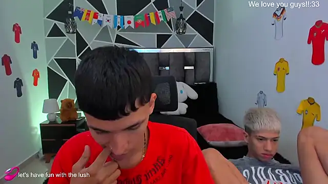 Snapshot of Juan_Nd_Steven chatting on 06-23-26, 08:40 Juan Nd Steven online show from 06-23-26, 08:40