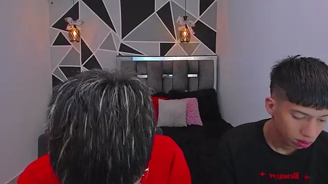 Snapshot of Juan_Nd_Steven chatting on 02-07-26, 11:51 Juan Nd Steven online show from 02-07-26, 11:51