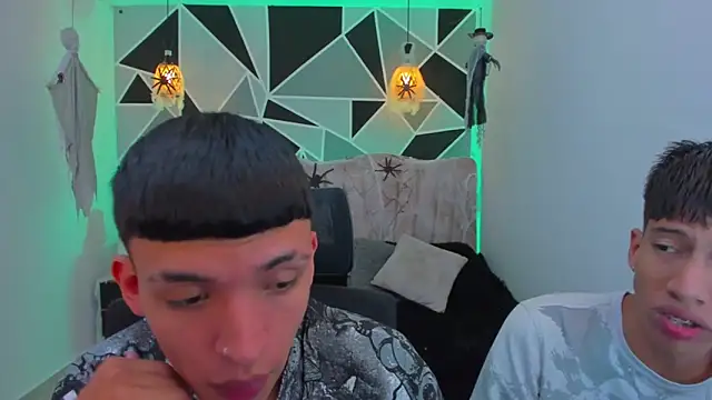 Juan Nd Steven online show from 10-29-25, 04:22