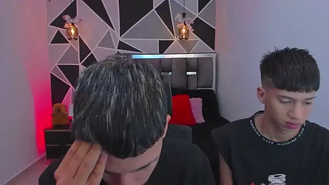 Snapshot of Juan_Nd_Steven chatting on 02-04-26, 02:39 Juan Nd Steven online show from 02-04-26, 02:39