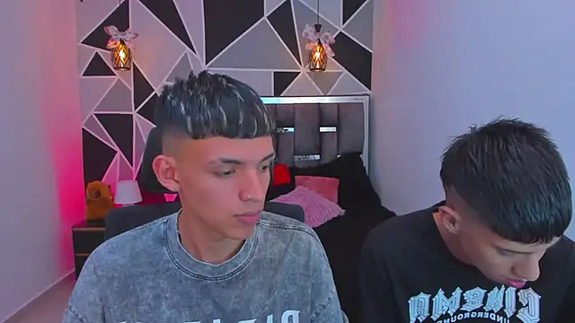 Snapshot of Juan_Nd_Steven chatting on 02-11-26, 10:09 Juan Nd Steven online show from 02-11-26, 10:09