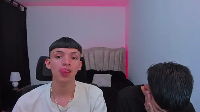 Juan Nd Steven online show from 09-19-25, 01:53