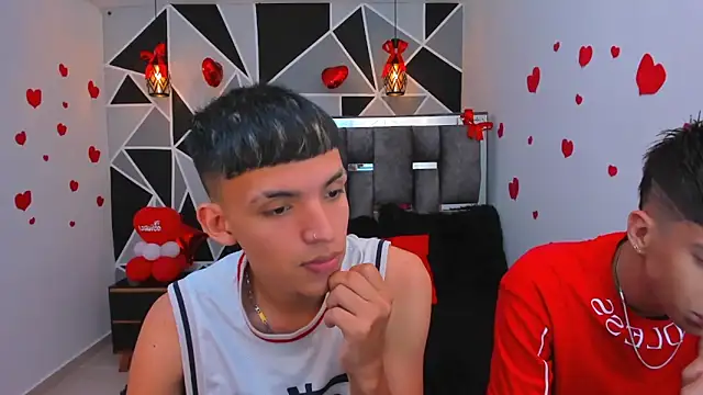 Snapshot of Juan_Nd_Steven chatting on 02-26-26, 02:55 Juan Nd Steven online show from 02-26-26, 02:55