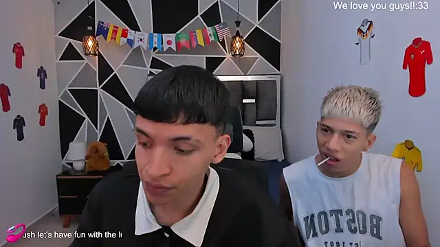 Snapshot of Juan_Nd_Steven chatting on 07-09-26, 09:47 Juan Nd Steven online show from 07-09-26, 09:47
