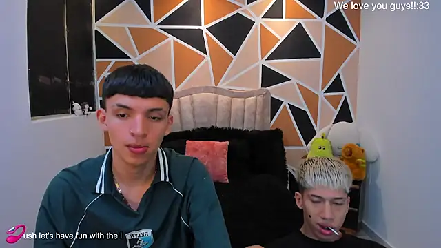 Snapshot of Juan_Nd_Steven chatting on 07-17-26, 03:48 Juan Nd Steven online show from 07-17-26, 03:48