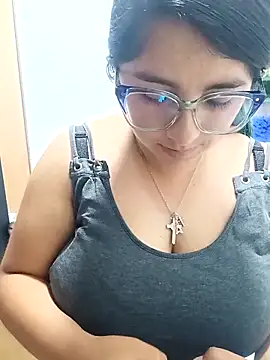 Snapshot of _Angelinaandrade_ chatting on 09-26-25, 01:12 Angelinaandrade online show from 09-26-25, 01:12