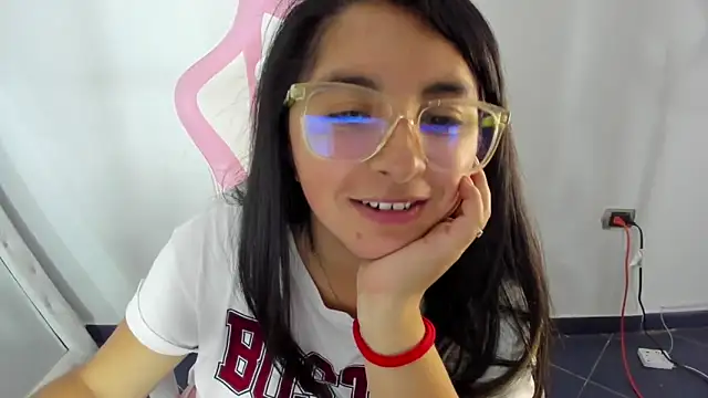 Snapshot of _Angelinaandrade_ chatting on 02-25-25, 08:00 Angelinaandrade online show from 02-25-25, 08:00