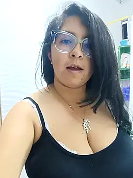 Snapshot of _Angelinaandrade_ chatting on 09-30-25, 01:11 Angelinaandrade online show from 09-30-25, 01:11