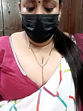 Snapshot of ashikaa_r chatting on 03-21-25, 02:40 ashikaa r online show from 03-21-25, 02:40