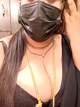 Snapshot of ashikaa_r chatting on 03-07-25, 12:45 ashikaa r online show from 03-07-25, 12:45