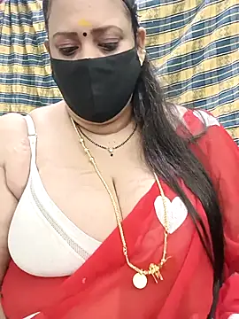 Snapshot of ashikaa_r chatting on 10-07-25, 07:04 ashikaa r online show from 10-07-25, 07:04