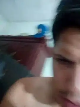 Snapshot of Alonsomadeira chatting on 05-14-26, 01:19 Alonsomadeira online show from 05-14-26, 01:19