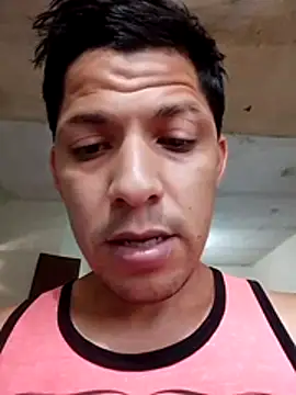 Snapshot of Alonsomadeira chatting on 05-17-26, 01:55 Alonsomadeira online show from 05-17-26, 01:55