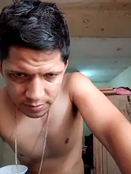Snapshot of Alonsomadeira chatting on 05-28-26, 03:40 Alonsomadeira online show from 05-28-26, 03:40