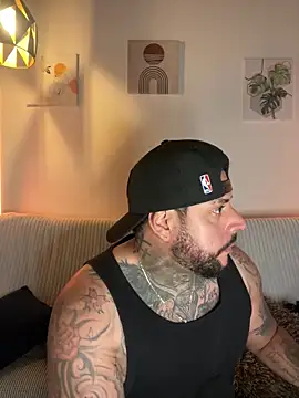 yeikoe1 online show from 09-30-25, 02:06