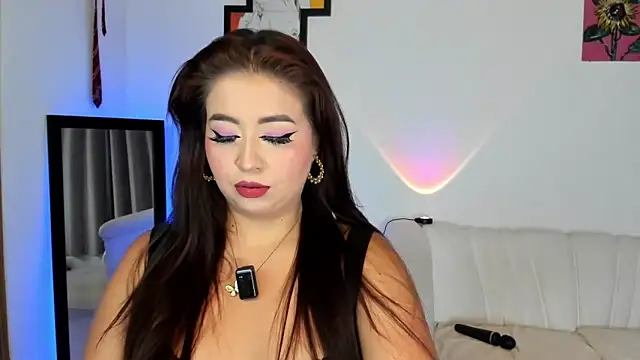 Snapshot of LiahDiaz chatting on 02-16-26, 09:13 LiahDiaz online show from 02-16-26, 09:13