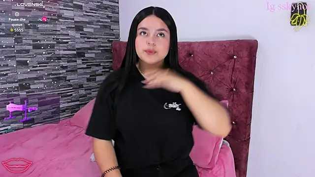 skyhotgirll online show from 10-22-25, 02:44