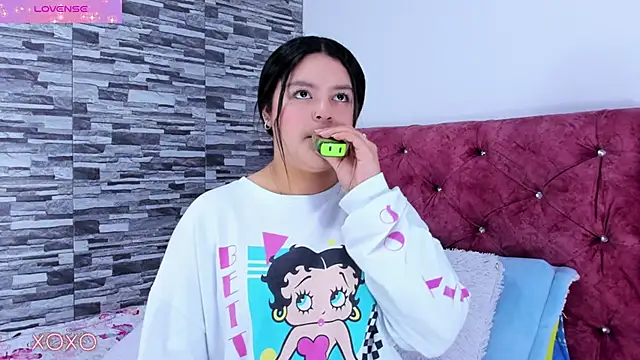 skyhotgirll online show from 02-10-25, 06:24