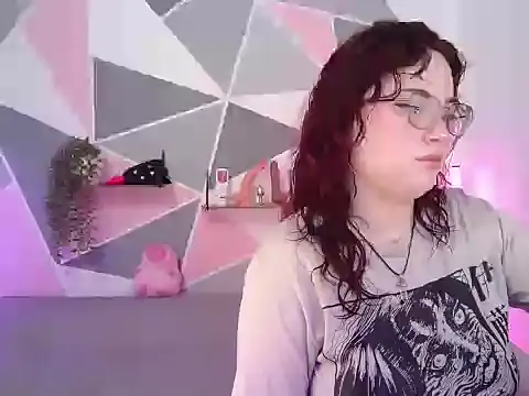 Snapshot of AndrewAnndCherry chatting on 02-12-26, 11:26 AndrewAnndCherry online show from 02-12-26, 11:26