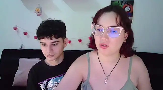 Snapshot of AndrewAnndCherry chatting on 02-01-25, 01:12 AndrewAnndCherry online show from 02-01-25, 01:12