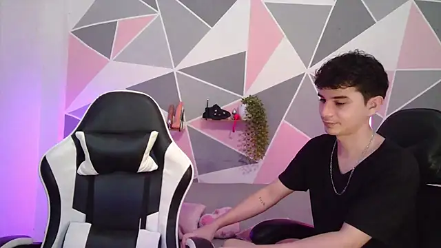 AndrewAnndCherry online show from 06-18-26, 11:21