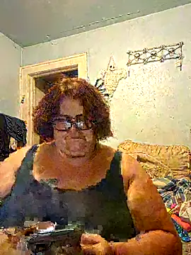 Snapshot of mcv131985 chatting on 09-15-25, 03:29 mcv131985 online show from 09-15-25, 03:29