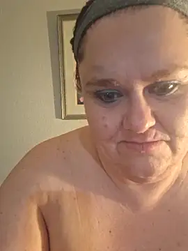 Snapshot of mcv131985 chatting on 03-20-25, 03:45 mcv131985 online show from 03-20-25, 03:45