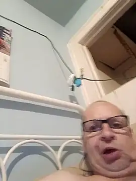 Snapshot of mcv131985 chatting on 07-28-26, 11:17 mcv131985 online show from 07-28-26, 11:17