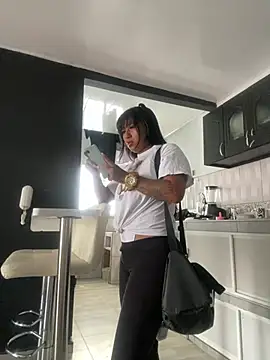 Snapshot of luisa16xxx chatting on 03-12-25, 09:24 luisa16xxx online show from 03-12-25, 09:24