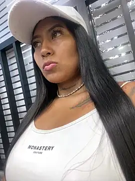 Snapshot of luisa16xxx chatting on 02-28-25, 11:01 luisa16xxx online show from 02-28-25, 11:01