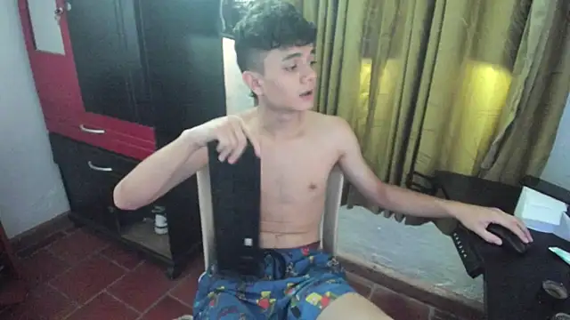 Waturox online show from 11-28-25, 03:56