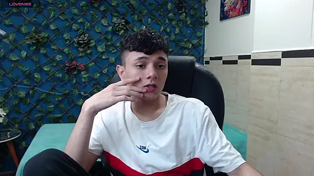 Waturox online show from 03-19-25, 07:06