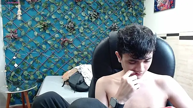 Waturox online show from 10-15-25, 07:33