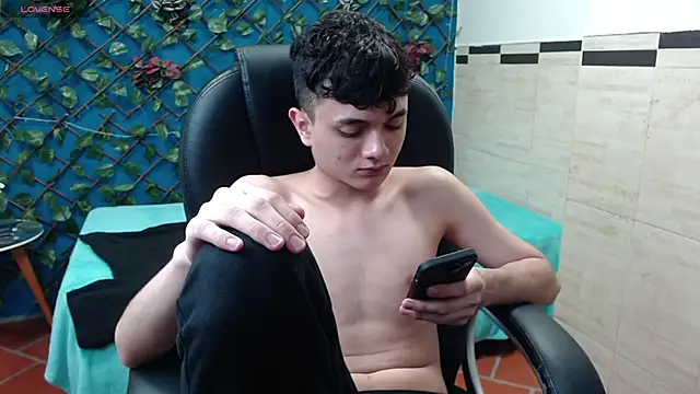 Waturox online show from 03-21-25, 07:13