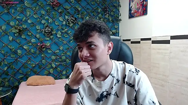 Waturox online show from 11-08-25, 06:33