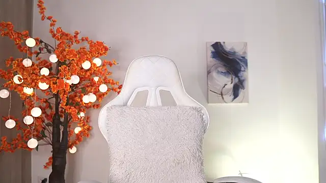 VictoriaHiill online show from 10-31-25, 09:11