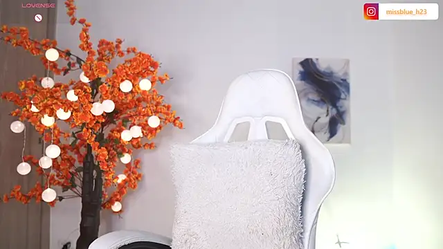 VictoriaHiill online show from 11-19-25, 07:36