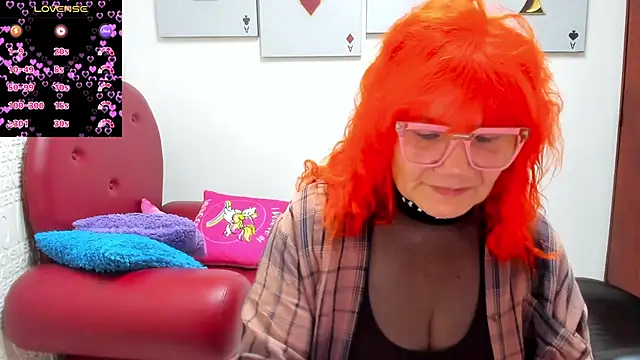 Snapshot of Salomeediaz_ chatting on 06-15-26, 01:11 Salomeediaz online show from 06-15-26, 01:11