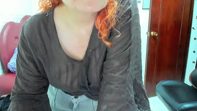 Snapshot of Salomeediaz_ chatting on 06-13-26, 09:02 Salomeediaz online show from 06-13-26, 09:02