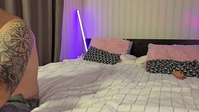 KesandAlex online show from 11-06-25, 04:33