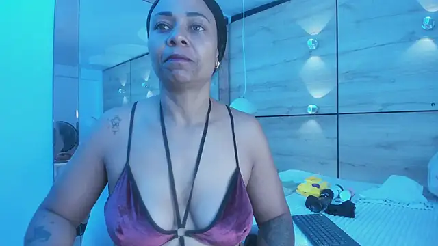 Snapshot of martina_touss chatting on 01-13-26, 01:04 martina touss online show from 01-13-26, 01:04