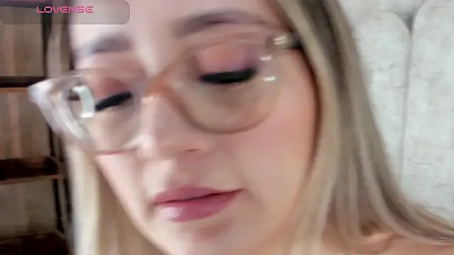 Miaa Palmer online show from 03-21-26, 08:35