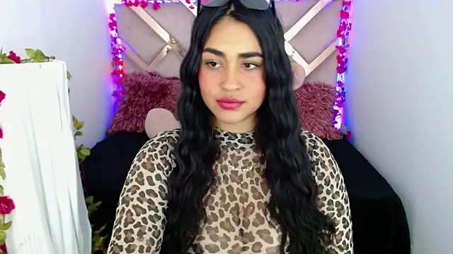 Charlotte cute18 online show from 03-07-25, 06:57